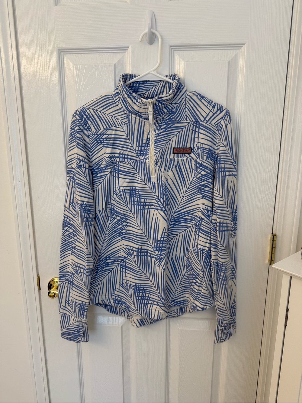 Vineyard Vines White Quarter-Zip Jacket with Blue Palm Print